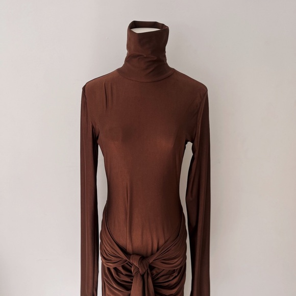 NWT SLEEK AND BEAUTIFUL CHOCOLATE BROWN LONG SLEEVED DRESS WITH OPTIONAL WRAP π - Picture 10 of 16